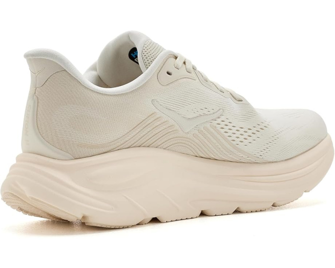 Кроссовки HOKA Clifton 11 женские в серо-бежевых тонах