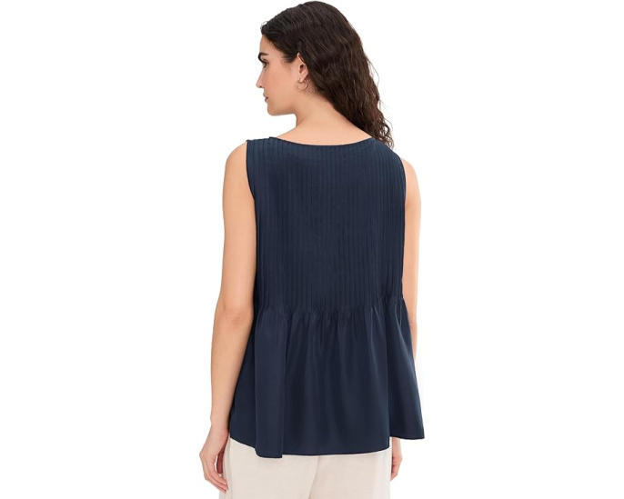 Топ Eileen Fisher из плиссированного шелка с вырезом лодочкой