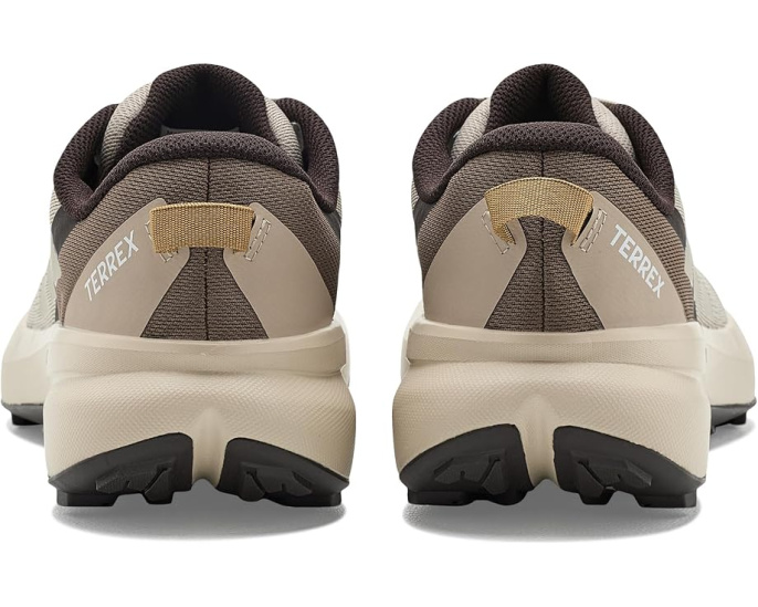 Трейловые кроссовки Adidas Terrex Tracefinder Plus для бега по бездорожью