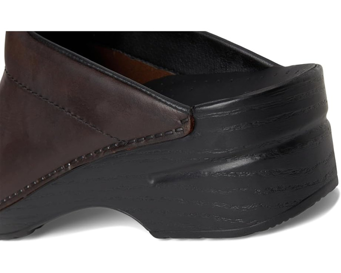 Клог Dansko Karl из прочной кожи для работы