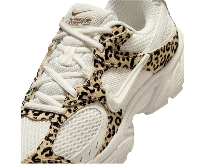 Кроссовки Nike V5 RNR Suede из замши и сетки