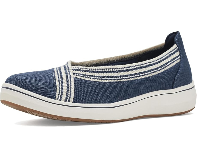 Слипоны Breezesky Air от Clarks с эластичными вставками и стелькой Cloudsteppers