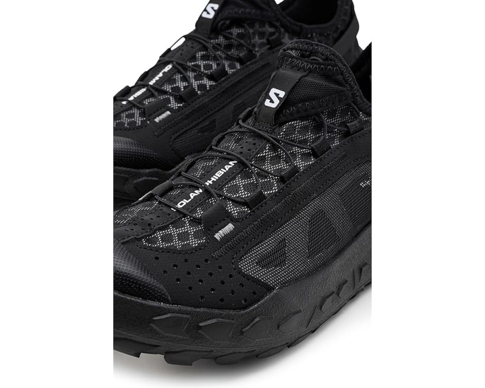 Кроссовки-гибриды Salomon Solamphibian с защитой носка и системой QuickLACE
