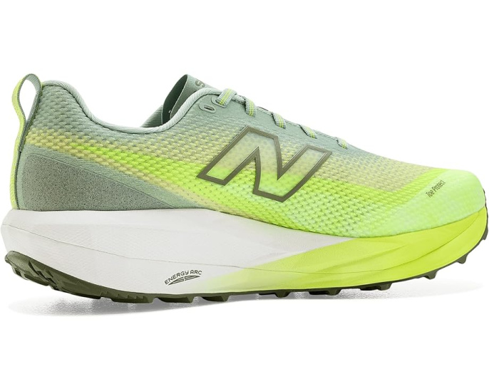 Кроссовки New Balance Fuelcell Supercomp Trail V2 с карбоном