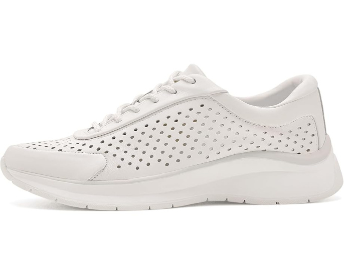 Кроссовки Naturalizer Adapt-Perf с перфорацией и технологией Contour + Comfort