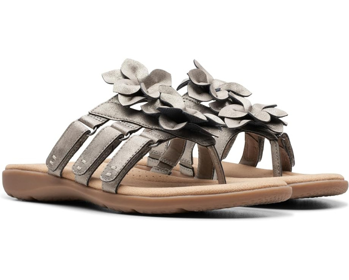 Сандалии Clarks Elizabelle Mae с кожаным верхом и цветочным декором