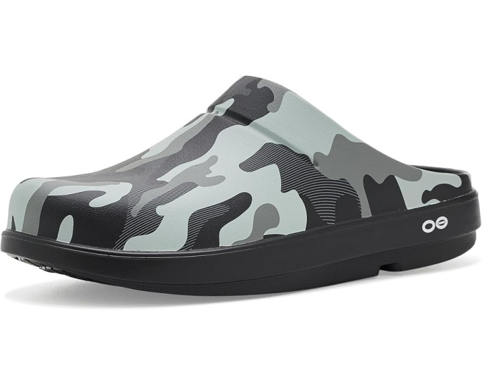 OOFOS Oocloog Luxe Clogs Ночной камуфляж