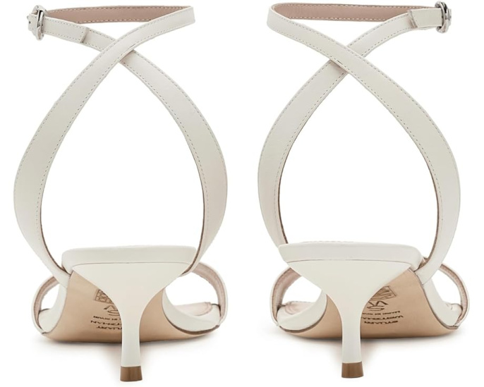 Босоножки Kellie Sandals 50 Stuart Weitzman на каблуке 5 см кремового цвета