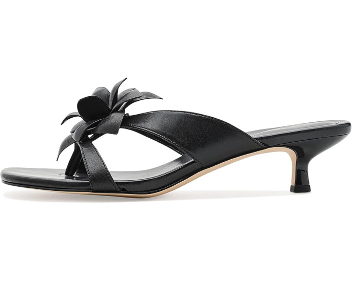 Босоножки MICHAEL Michael Kors Jacie Kitten Sandals на низком каблуке с цветком