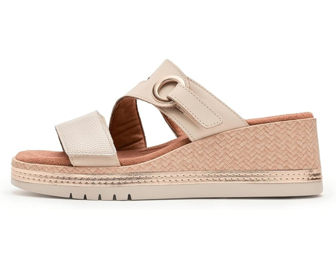 Сандалии Clarks Kidiki Cove на платформе с застежкой велькро