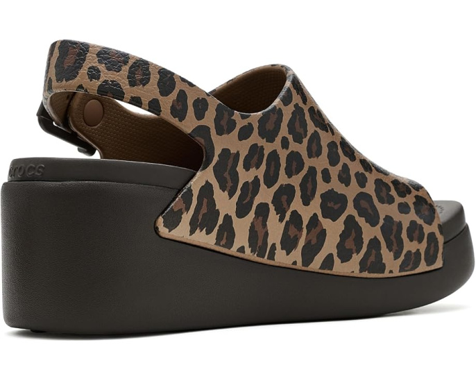 Сандалии-слайды Crocs Dylan Platform с металлическими заклепками