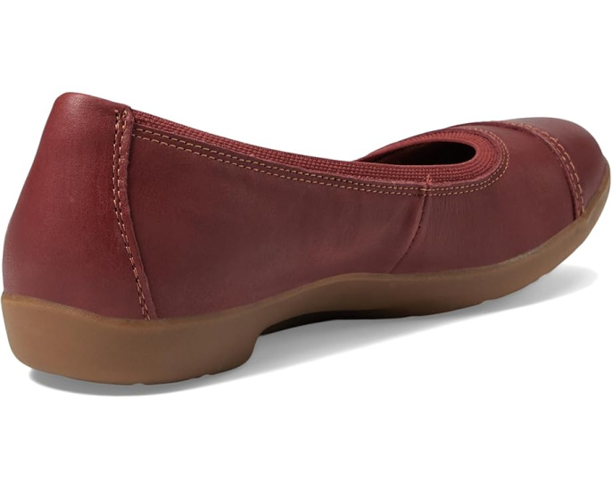 Clarks Meadow Opal балетки из кожи с круглым носком