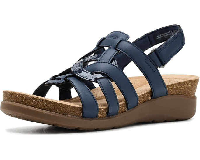 Сандалии Calenne Gracie Clarks на ремешках с клином и стелькой Ultimate Comfort