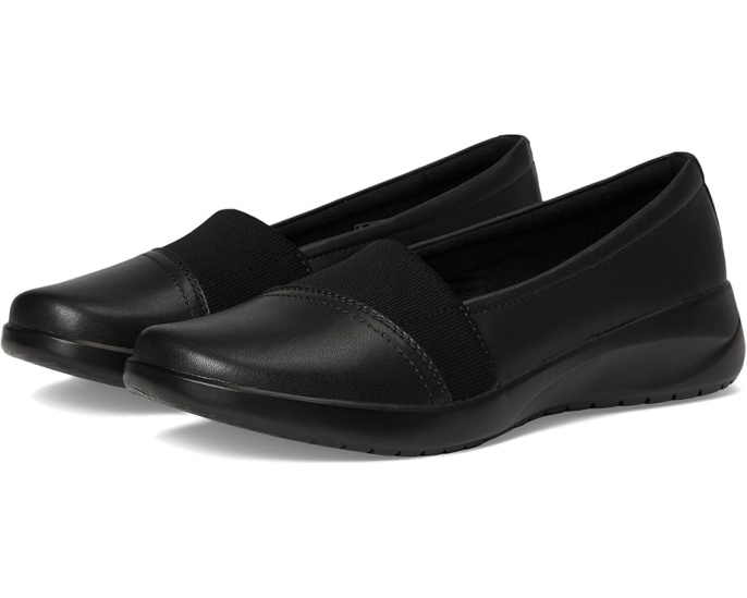 Офисные слипоны Clarks Kaetlyn Rhea с эластичной вставкой и стелькой Ultimate Comfort