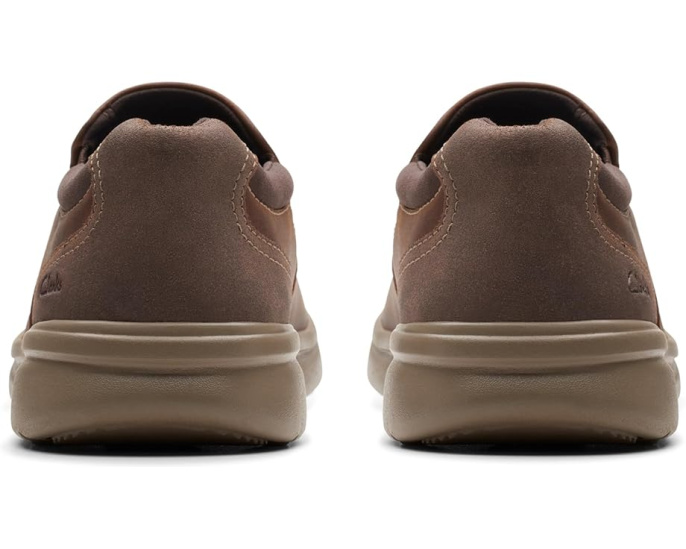 Слипоны Bradley Step от Clarks с технологией Contoured Comfort