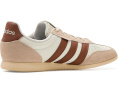 Повседневные кроссовки adidas Barreda Low с низким силуэтом