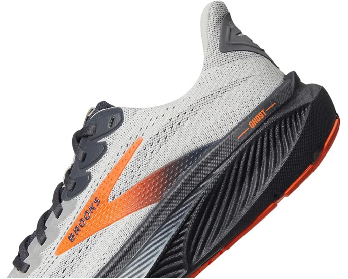 Кроссовки Ghost 17 от Brooks с двойным джаккардовым верхом