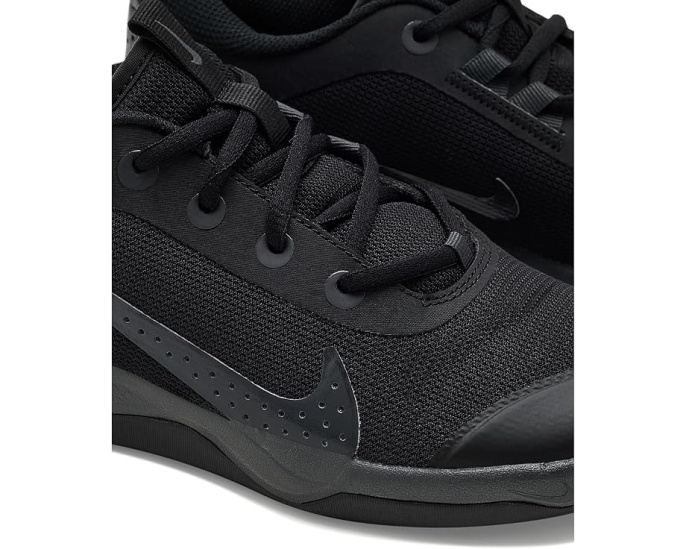 Кроссовки Nike Omni Multi-Court для подростков с классической шнуровкой