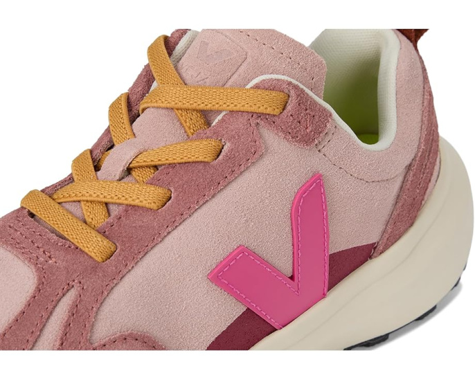 Детские кроссовки VEJA Small Canary из переработанных пластиковых бутылок