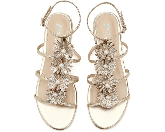 Сандалии Joyce Blue by Betsey Johnson с цветами и стразами