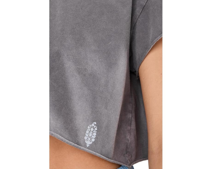 Кроп топ Hot Shot Cropped Tee от FP Movement с эффектом потертости