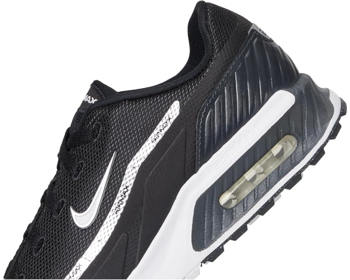 Кроссовки Nike Air Max Bia с сетчатым верхом и амортизацией Max Air в пятке