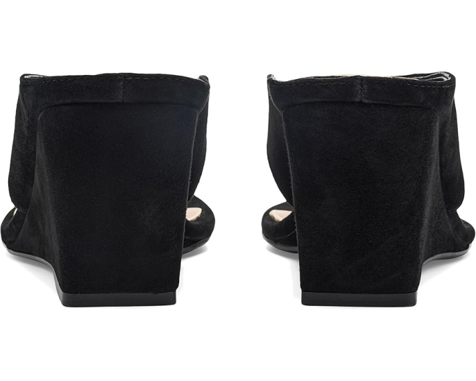 Босоножки Marchon от GUESS на платформе-танкетке