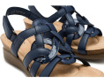 Сандалии Calenne Gracie Clarks на ремешках с клином и стелькой Ultimate Comfort
