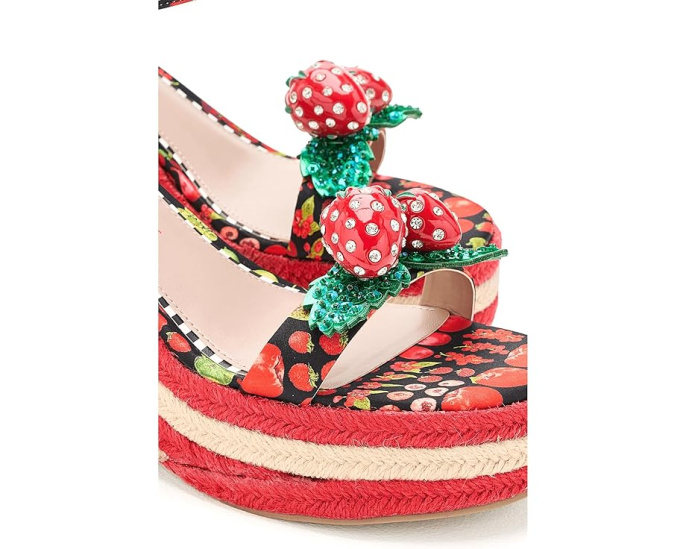Сандалии Blue by Betsey Johnson Bobbie с принтом клубники и блочным каблуком
