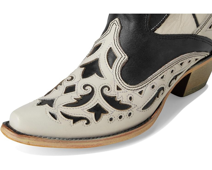 Corral Boots ботинки C4160 с вышивкой и заклепками