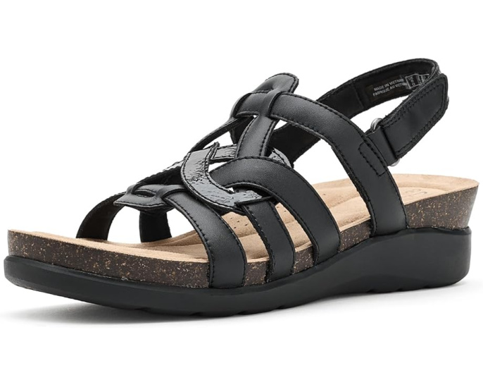 Сандалии Calenne Gracie Clarks на ремешках с клином и стелькой Ultimate Comfort