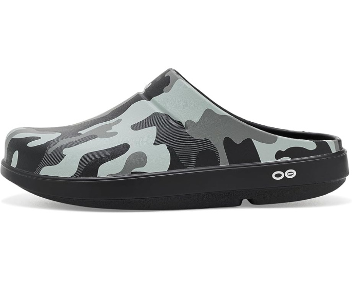 OOFOS Oocloog Luxe Clogs Ночной камуфляж