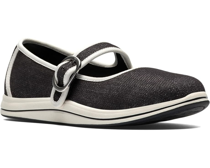 Балетки Breeze Janey от Clarks с регулируемой пряжкой и стелькой Cloudsteppers