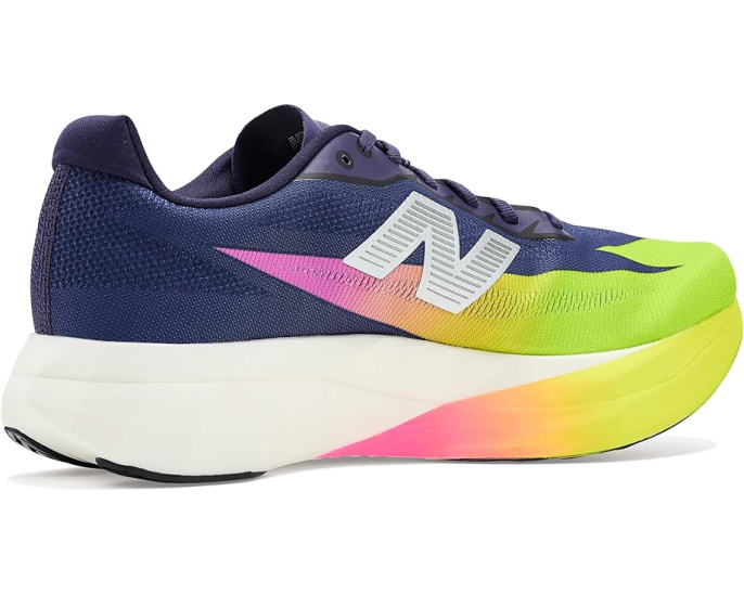 Соревновательные кроссовки New Balance FuelCell SuperComp Elite v5 с карбоновой пластиной