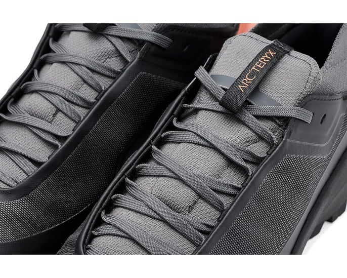 Кроссовки Vertex Alpine с цельным мыском и подошвой Vibram MegaGrip