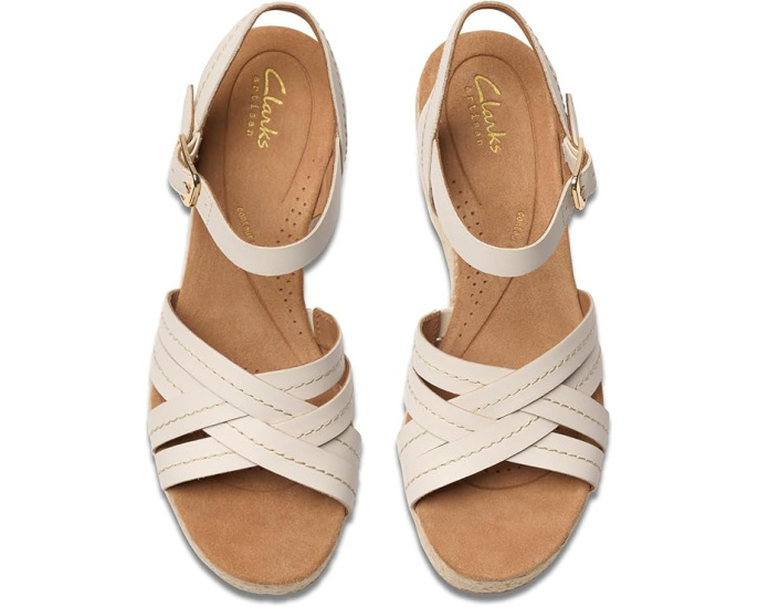 Сандалии Clarks Sabina Strap на клиновидном каблуке с перекрестными ремешками