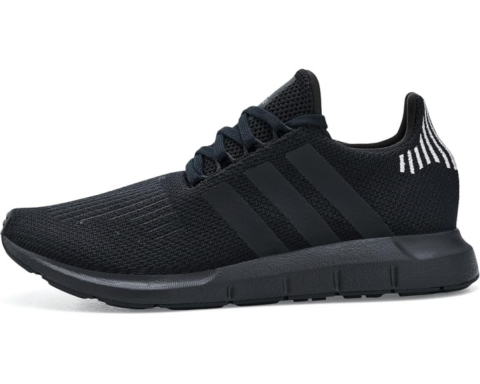 Беговые кроссовки Adidas Swift Run с текстильным верхом