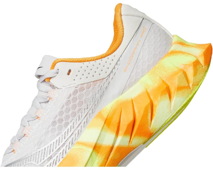 Беговые кроссовки Saucony Endorphin Pro 4 с технологией Speedroll