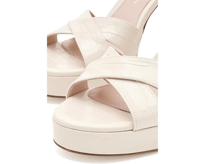Сандалии Stuart Weitzman Dayna Platform на платформе и квадратном каблуке