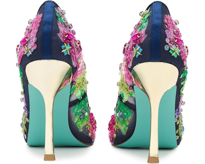 Блестящие туфли Blue by Betsey Johnson Netta с цветочным декором и острым носом