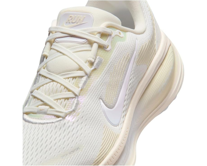 Кроссовки Nike Vomero 18 Essential с максимальной амортизацией Summit White