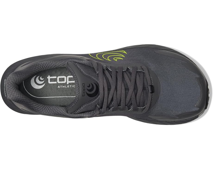 Трейловые кроссовки Topo Athletic MTN Racer 4 с высоким профилем амортизации и подошвой Vibram Megagrip