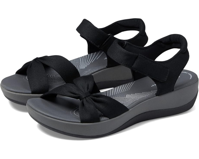 Сандалии Clarks Arla Shore на небольшом клиновидном каблуке