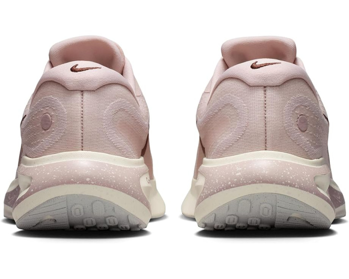 Беговые кроссовки Nike Journey Run с высокой пеной для амортизации