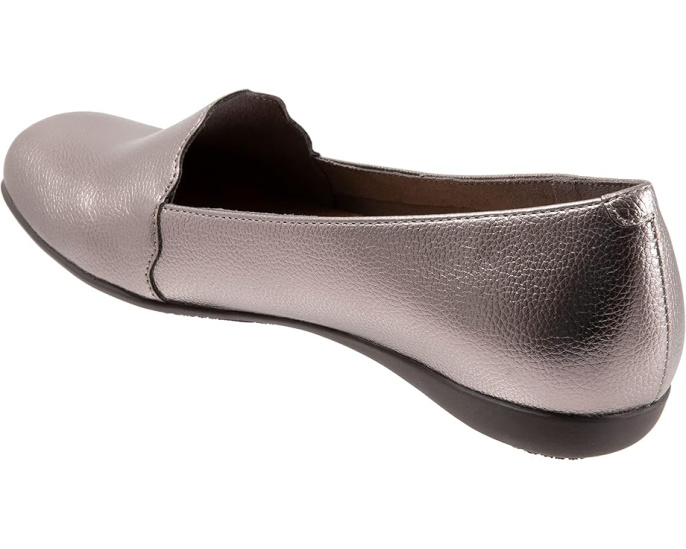 Лоферы Trotters Sage с квадратным носком и фигурным краем