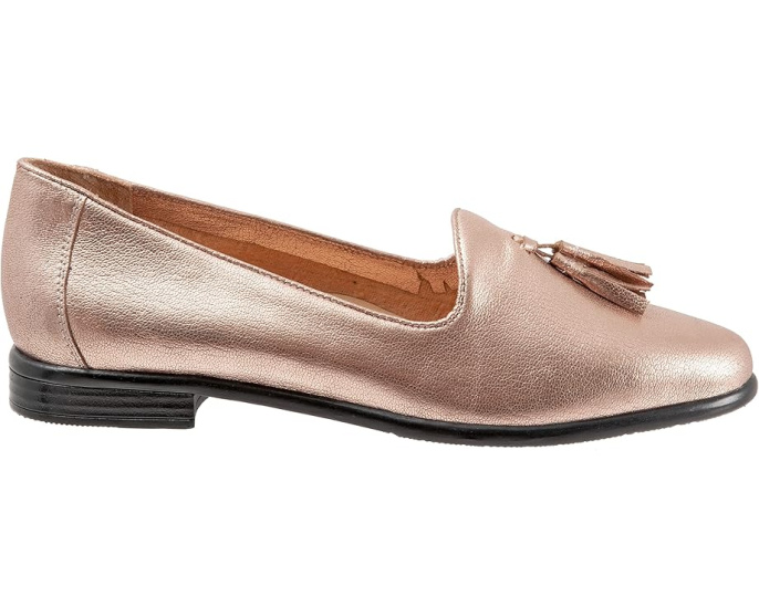 Лоферы Trotters Liz Tassel с миндалевидным носком и кисточкой