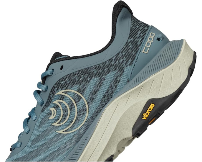 Трейловые кроссовки Topo Athletic Ultraventure 4 с подошвой Vibram
