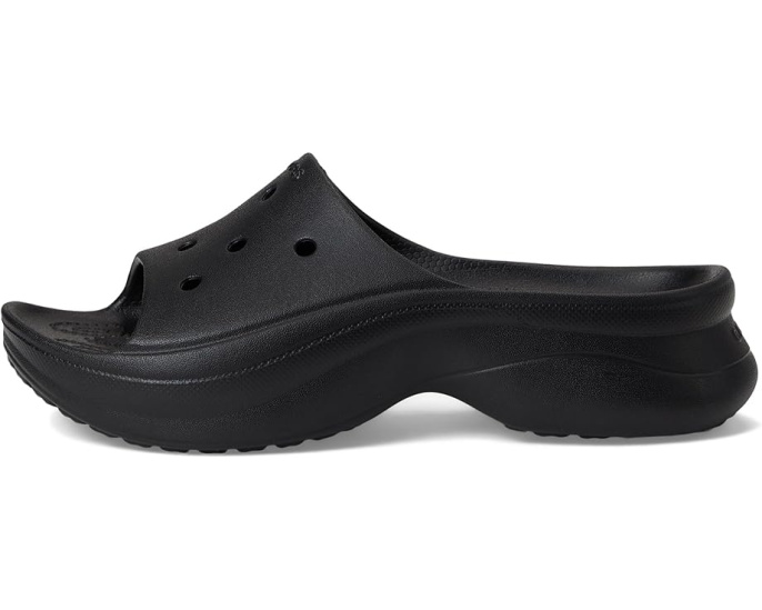 Сандалии Crocs Slide с платформой и смелым дизайном