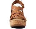 Летние босоножки Giselle Beach на платформе и клиньях от Clarks
