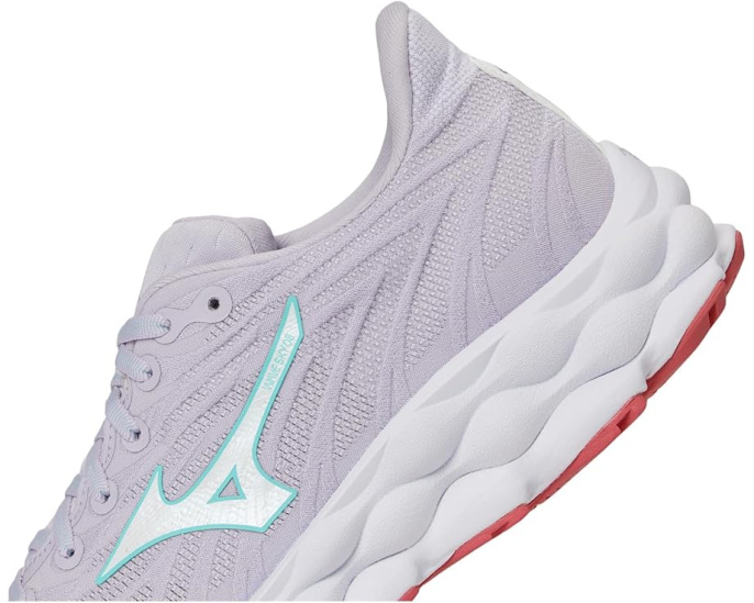 Женские кроссовки Mizuno Wave Sky 8 с технологией ENERZY NXT